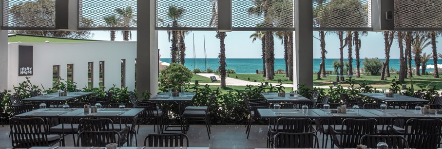 All-in avec cuisines ouvertes au lieu de buffet