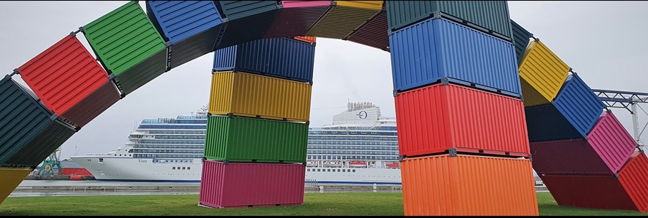 Scheepsbezoek OCEANIA VISTA